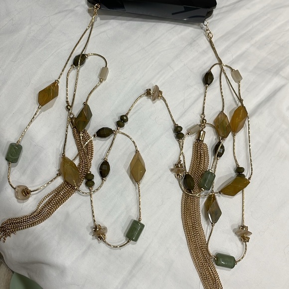 Long beaded chain gold tone - Picture 4 of 8